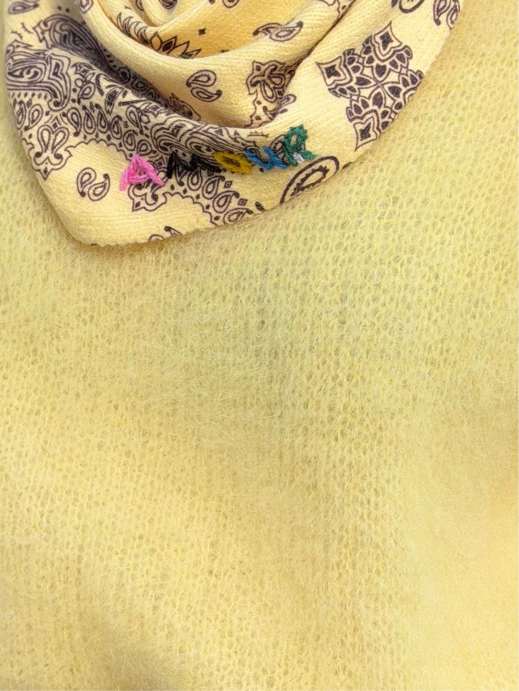 Foulard brodé - Amour