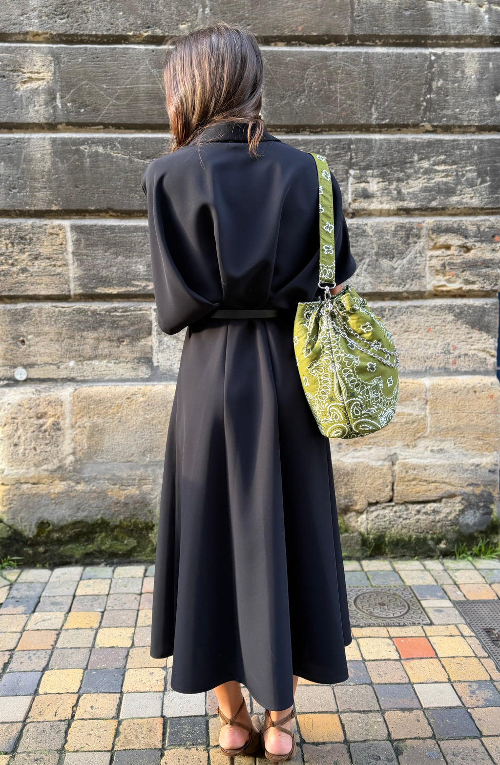 Robe noire - Dahlia