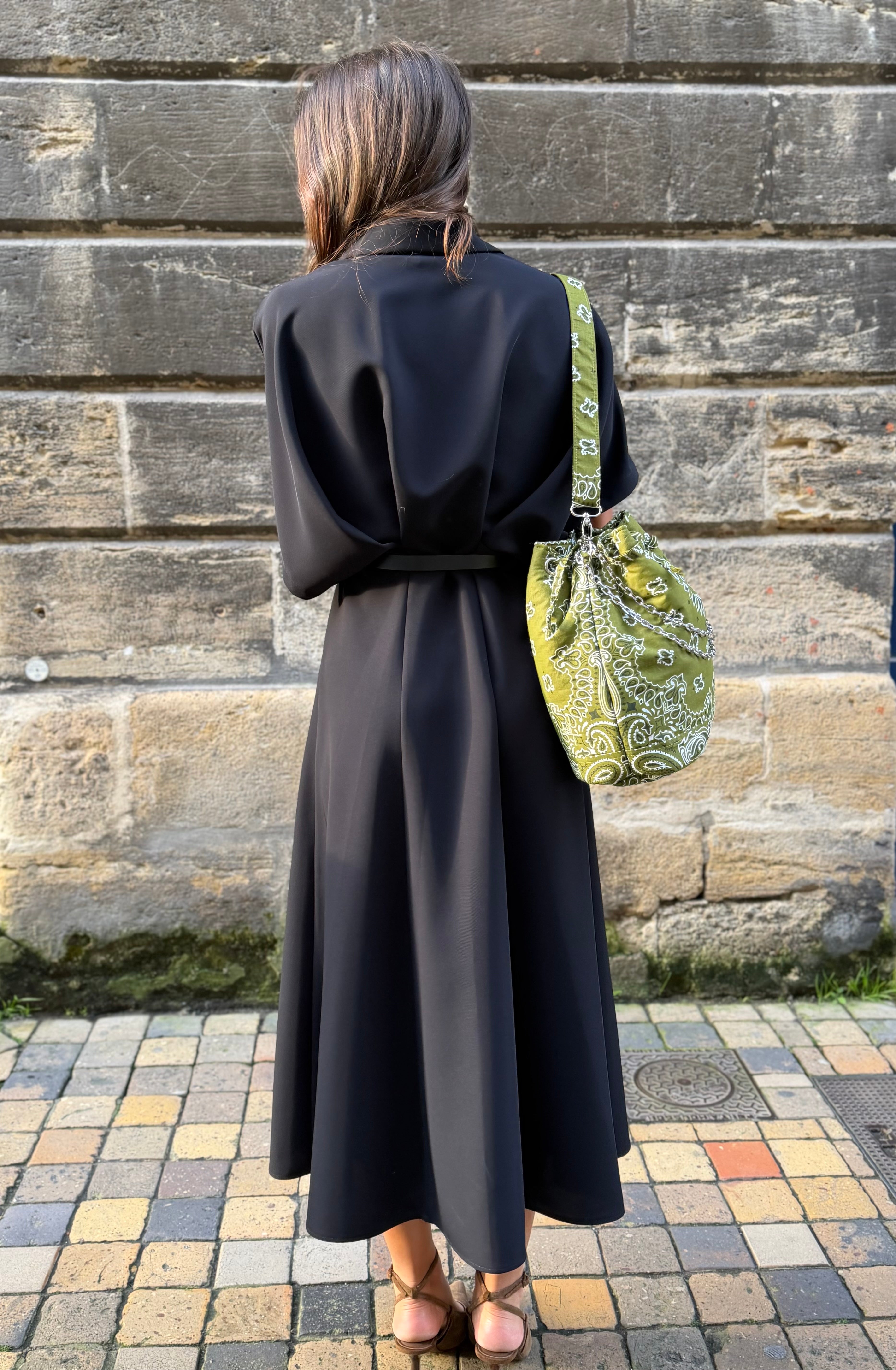Robe noire - Dahlia