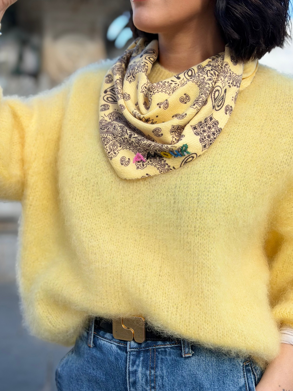 Foulard brodé - Amour