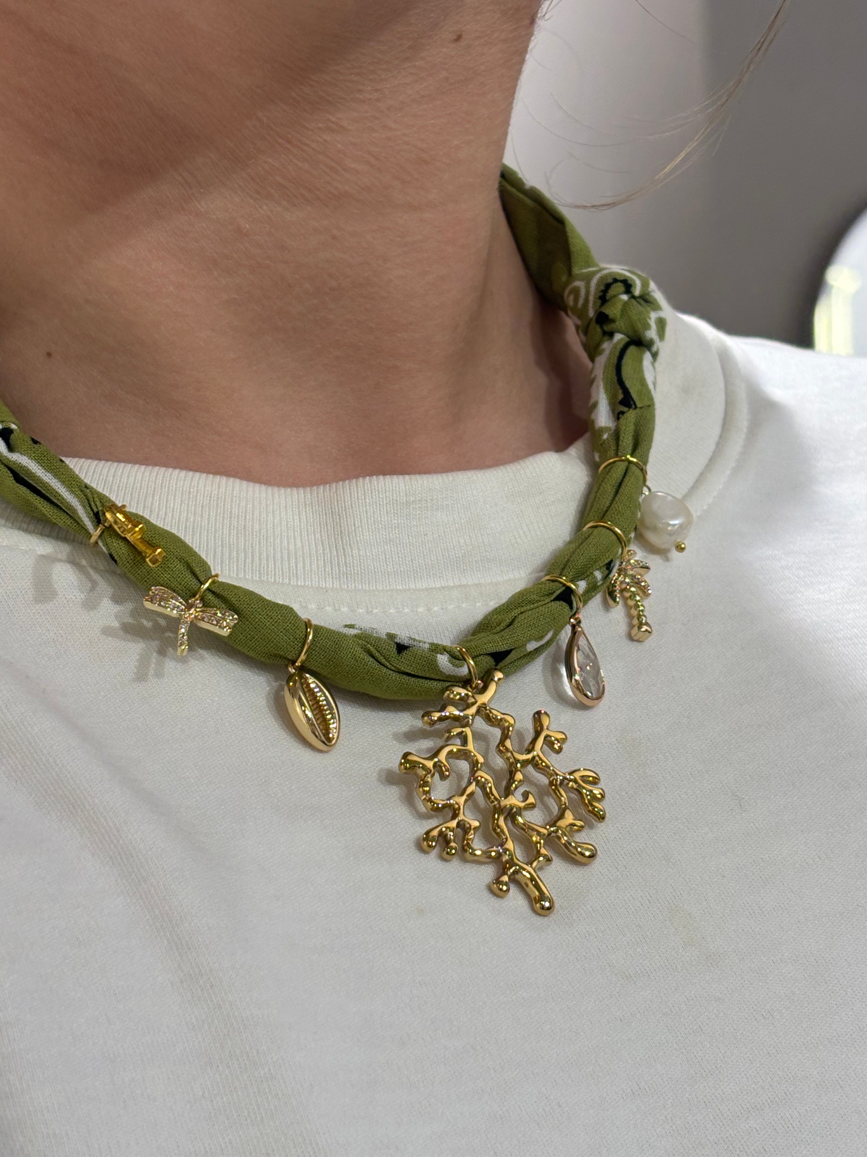 Collier charms