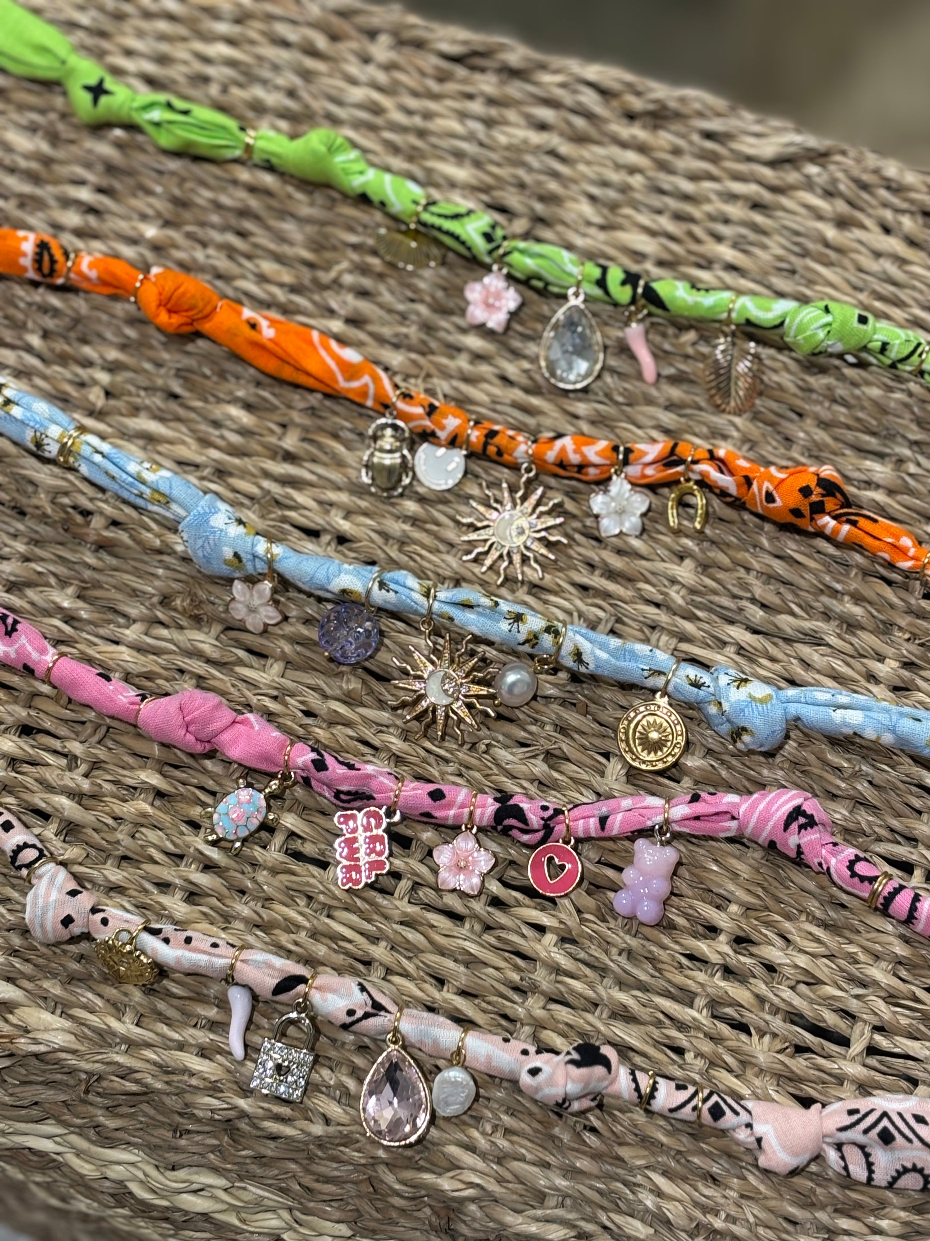 Collier charms