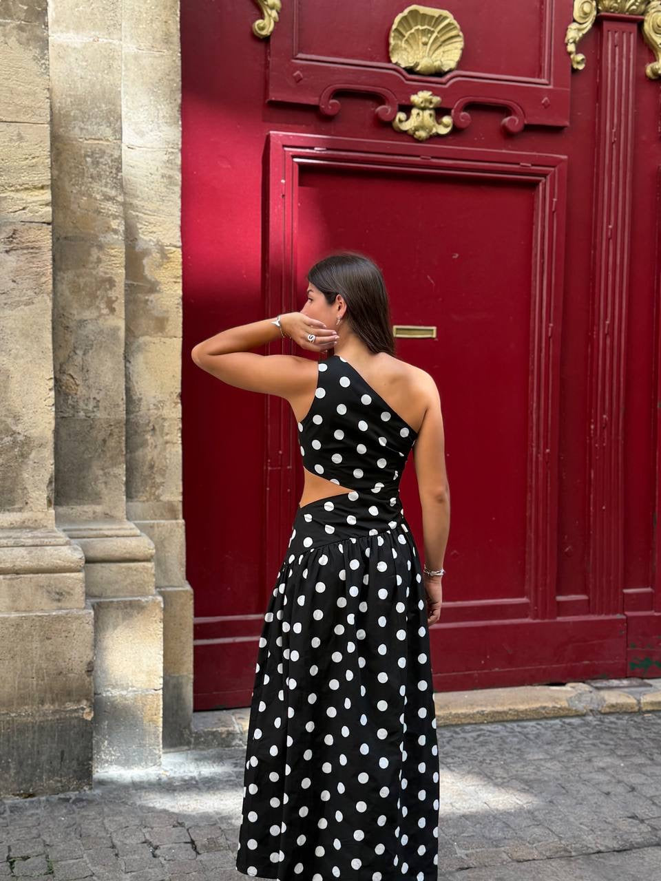Robe à pois noire